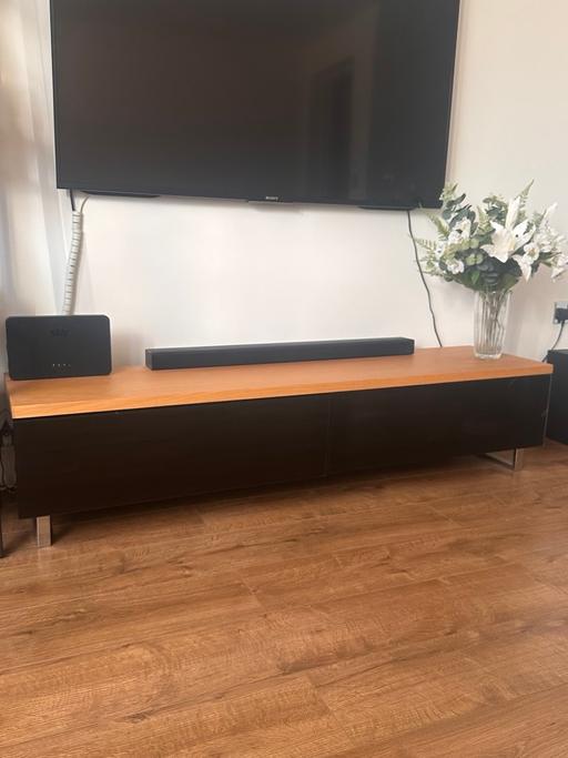 Buy & Sell South Croydon Croydon - Photos for TV unit with storage