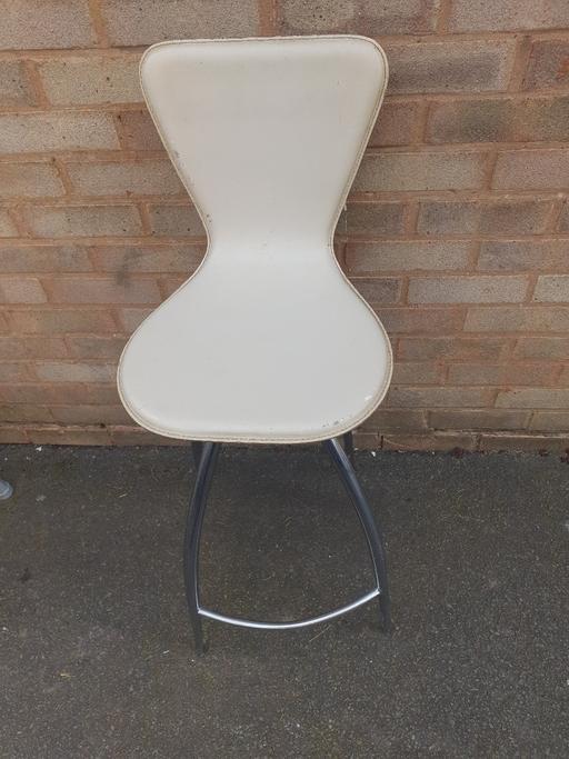 Buy & Sell Pensnett Dudley - Photos for Cream Leather Spinning Bar Stool , Decent Con