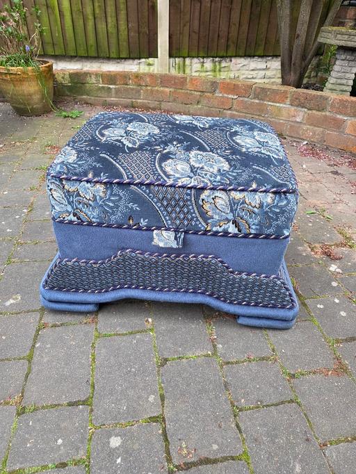Buy & Sell Holly Hall Dudley - Photos for POUFFE/FOOTSTOOL WITH STORAGE