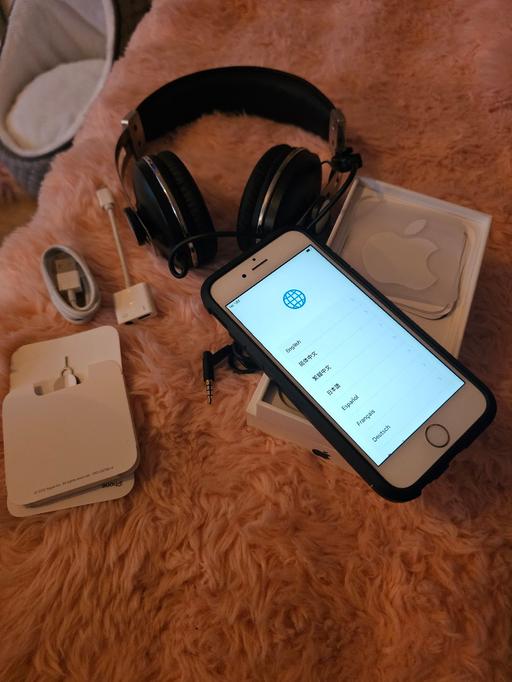 Buy & Sell Waterloo Central London - Photos for iphone 6s unlocked fully working