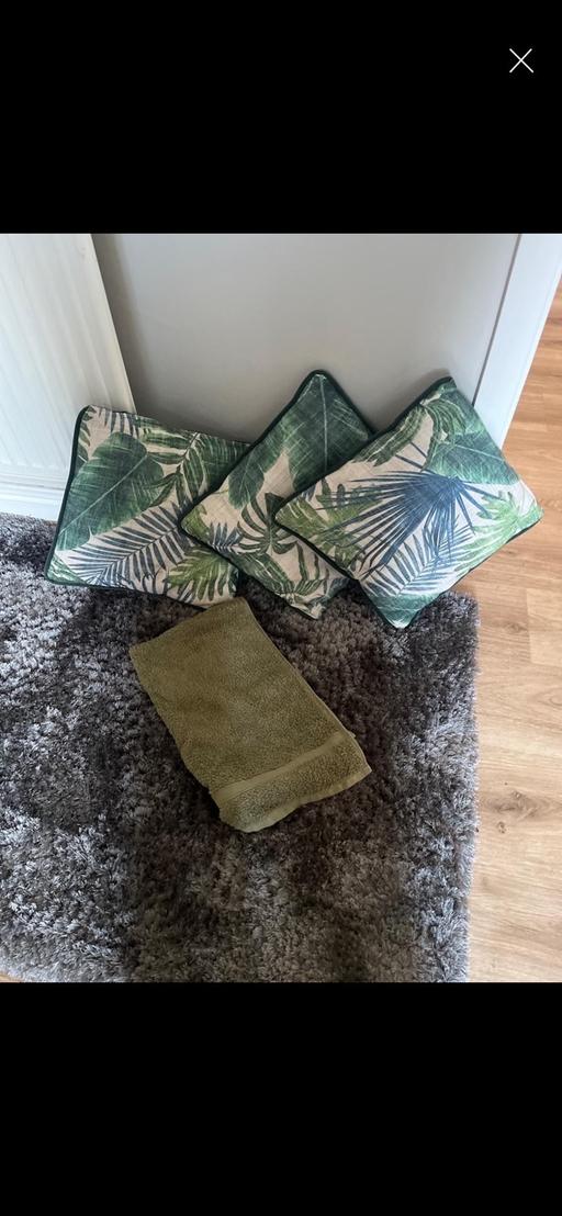 Buy & Sell Conisbrough Doncaster - Photos for Bargain bundle cushions towels