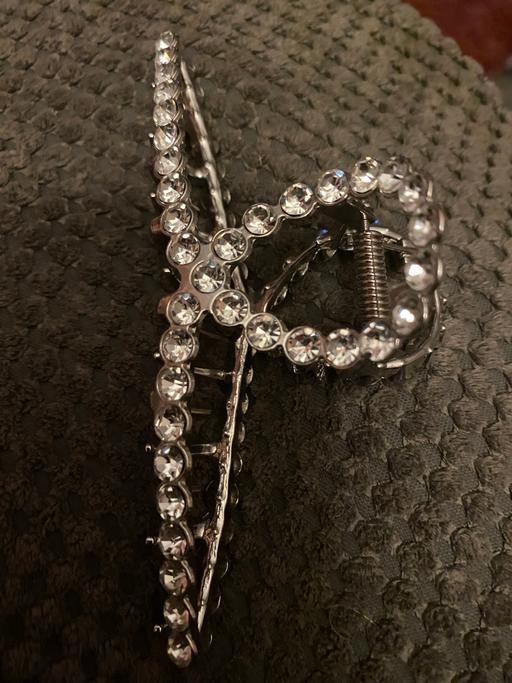 Buy & Sell Stannington Sheffield - Photos for Diamanté hair claw