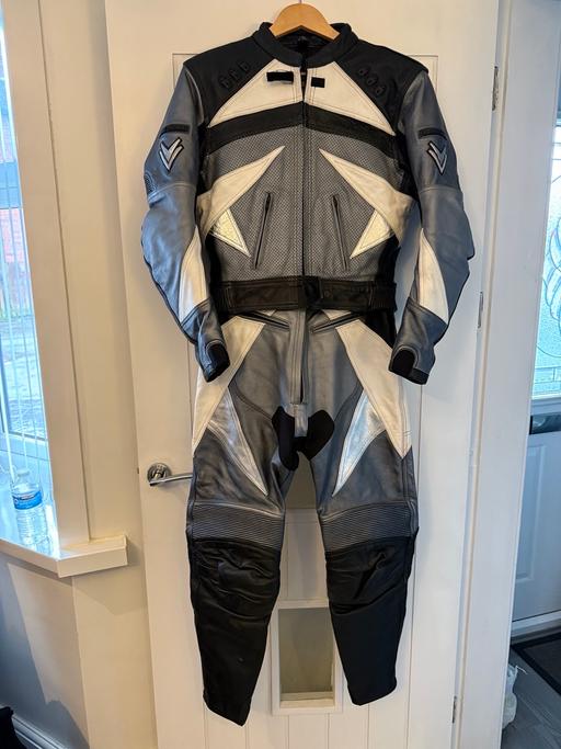 Buy & Sell Tividale Sandwell - Photos for 2 piece leather biker outfit