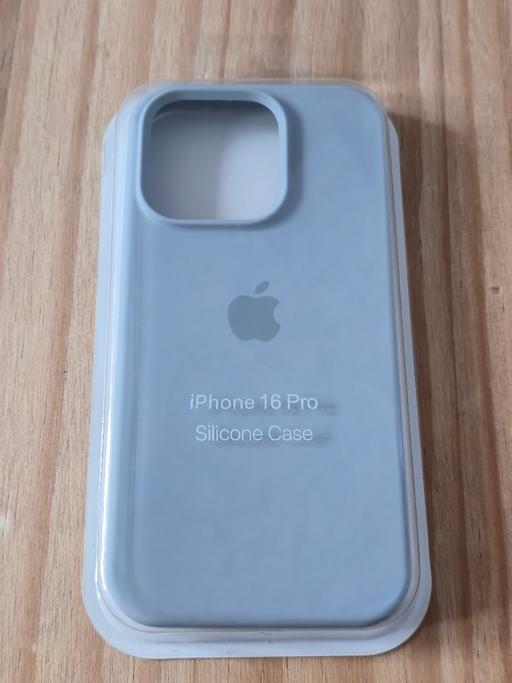 Buy & Sell Wolverhampton West Midlands - Photos for Iphone 16 Pro Genuine Case Brand New