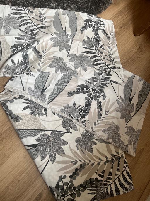 Buy & Sell Conisbrough Doncaster - Photos for Double bedding set black/beige leaf design