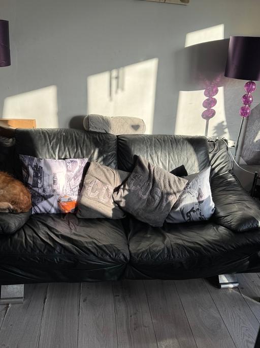 Buy & Sell Cheshunt Broxbourne - Photos for Large black leather sofa :VGC