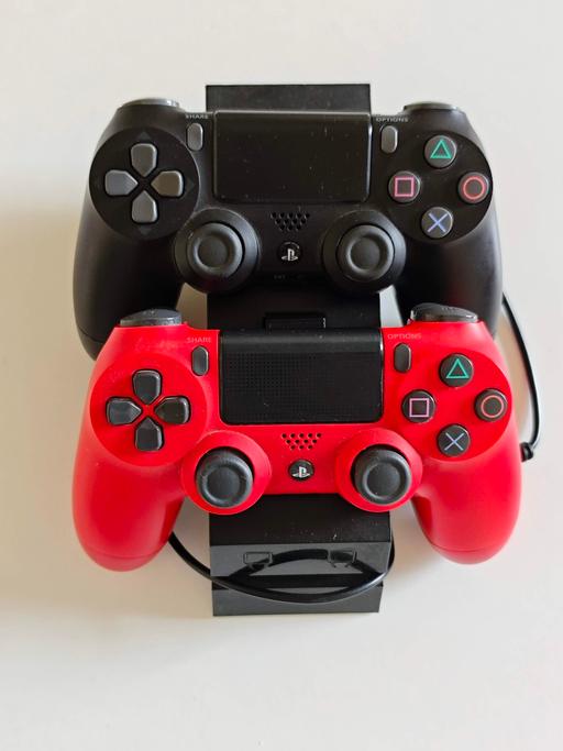 Buy & Sell Croydon Croydon - Photos for PS4 Game Controller with Charging stand