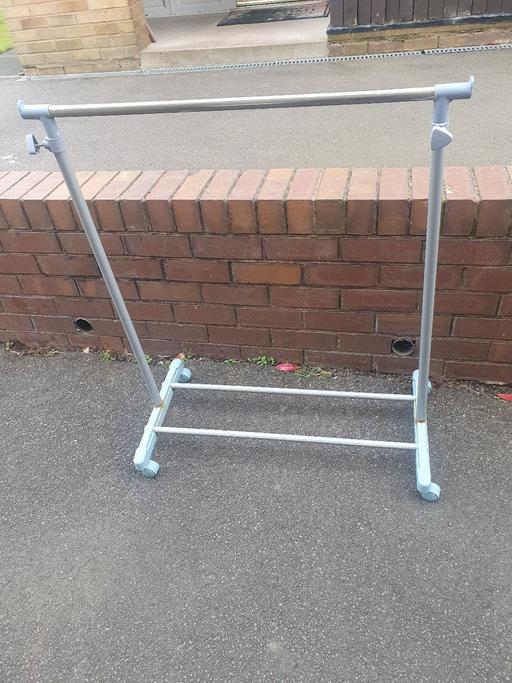 Buy & Sell Pensnett Dudley - Photos for 3ft Extending Clothes Rail , Decent Condition