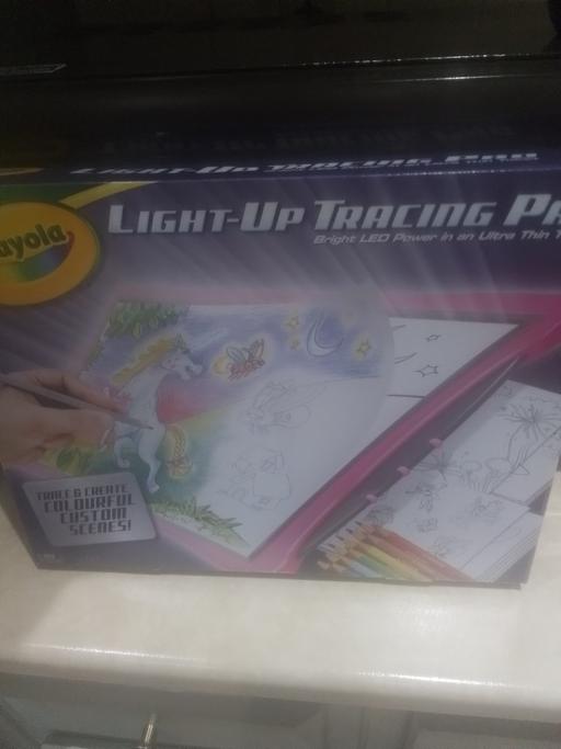 Buy & Sell Streetly Walsall - Photos for CRAYOLA LIGHT UP TRACING PAD