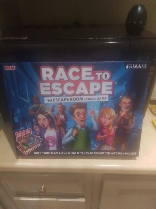 Buy & Sell Streetly Walsall - Photos for IDEAL RACE TO ESCAPE BOARD GAME