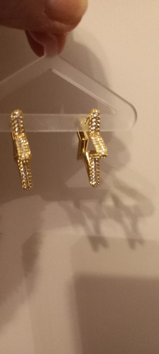 Buy & Sell Low Common Wigan - Photos for earrings