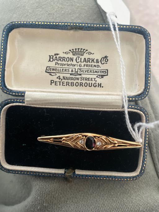 Buy & Sell Landbeach South Cambridgeshire - Photos for 9ct gold Victorian bar broach 4q