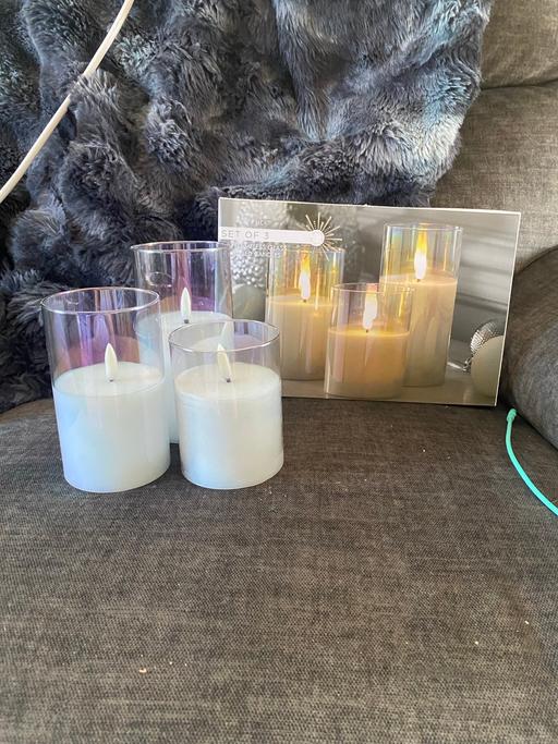 Buy & Sell Bank Top Bradford - Photos for 3glass iridescent tel flame looking candles
