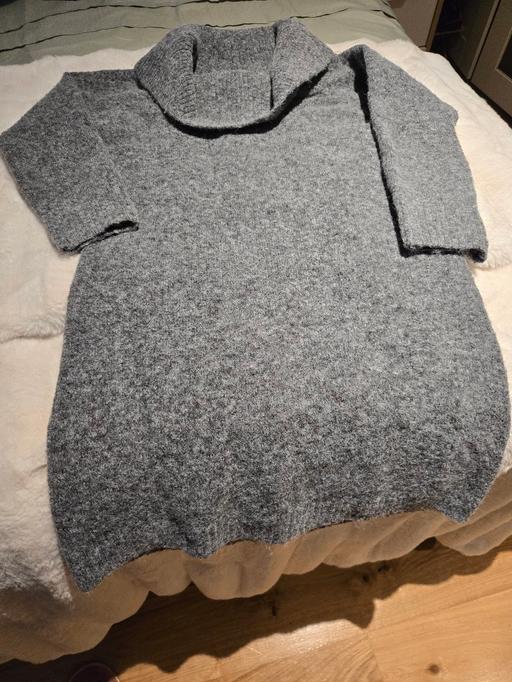 Buy & Sell Archway North London - Photos for Long jumper