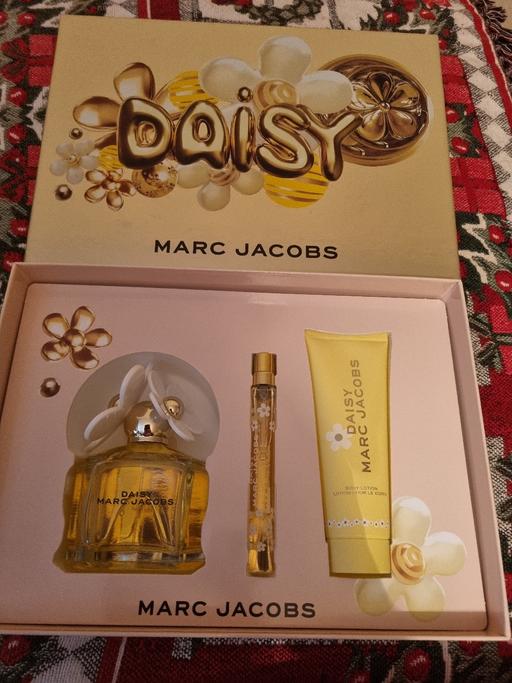 Buy & Sell Grangemouth Falkirk - Photos for perfume