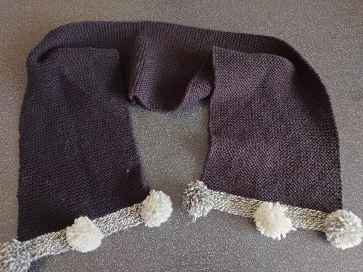 Buy & Sell Woodthorpe Charnwood - Photos for Women's black hand-knitted scarf