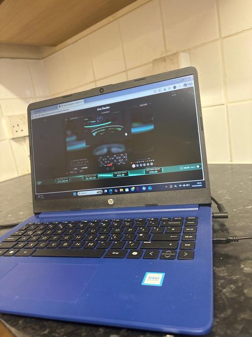 Buy & Sell Enfield Town Centre Enfield - Photos for Laptop