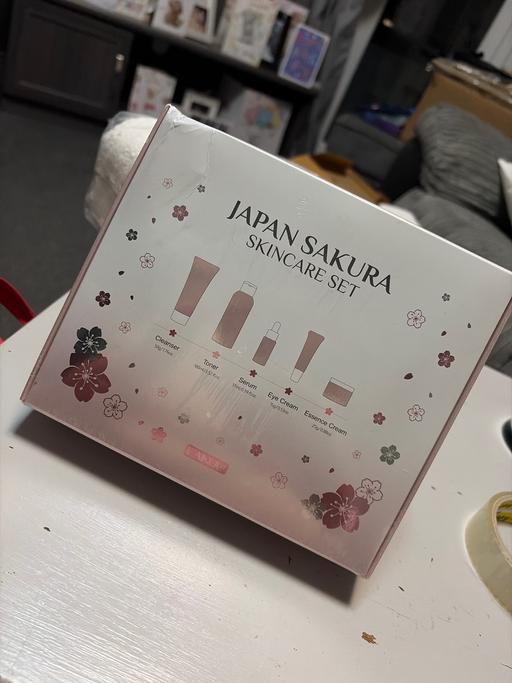 Buy & Sell Duckmanton Chesterfield - Photos for Japan Sakura skincare gift set