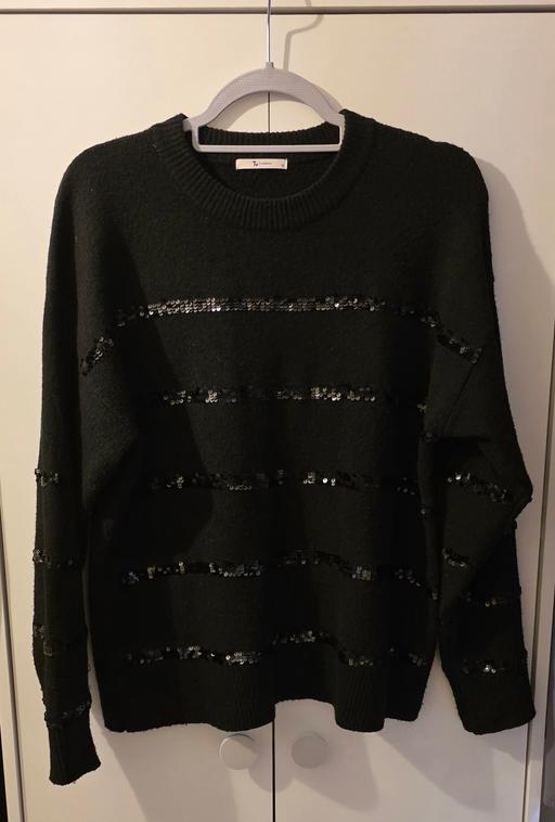 Buy & Sell Runcorn Halton - Photos for Black Jumper.