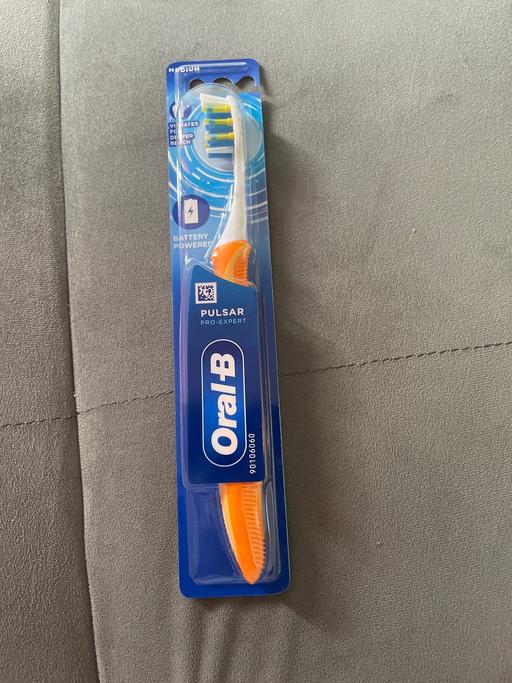 Buy & Sell Maypole Birmingham - Photos for New Battery Operated Oral B Toothbrush