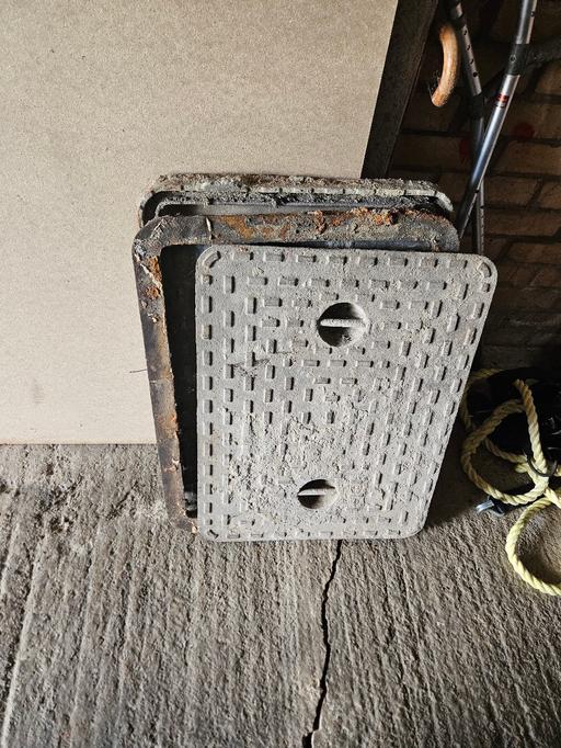 Buy & Sell Roydon Epping Forest - Photos for Iron? drain covers