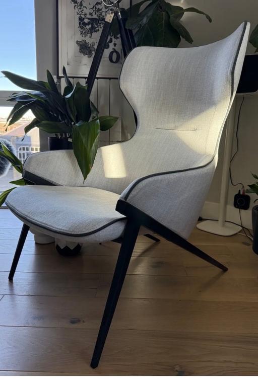Buy & Sell Woolwich South East London - Photos for White/grey minimalist armchair