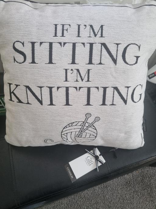 Buy & Sell Oxley Wolverhampton - Photos for larage new cushion taged