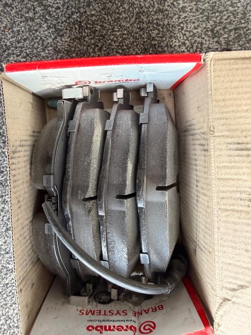 Vehicles Moseley Village Wolverhampton - Photos for Brembo Brake pads