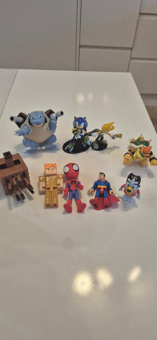 Buy & Sell Woodford Green Redbridge - Photos for small action figure bundle