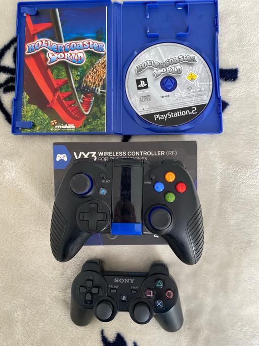 Buy & Sell Upper Norwood South East London - Photos for PRE-OWNED TWO CONTROLLERS PLUS ONE GAME