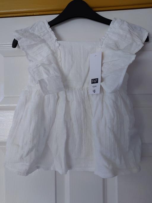 Buy & Sell Woodthorpe Charnwood - Photos for Girls white top size 6-7 years