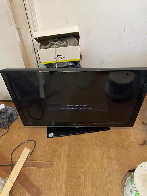 Buy & Sell Norbury South West London - Photos for Samsung 40 inches TV with stand