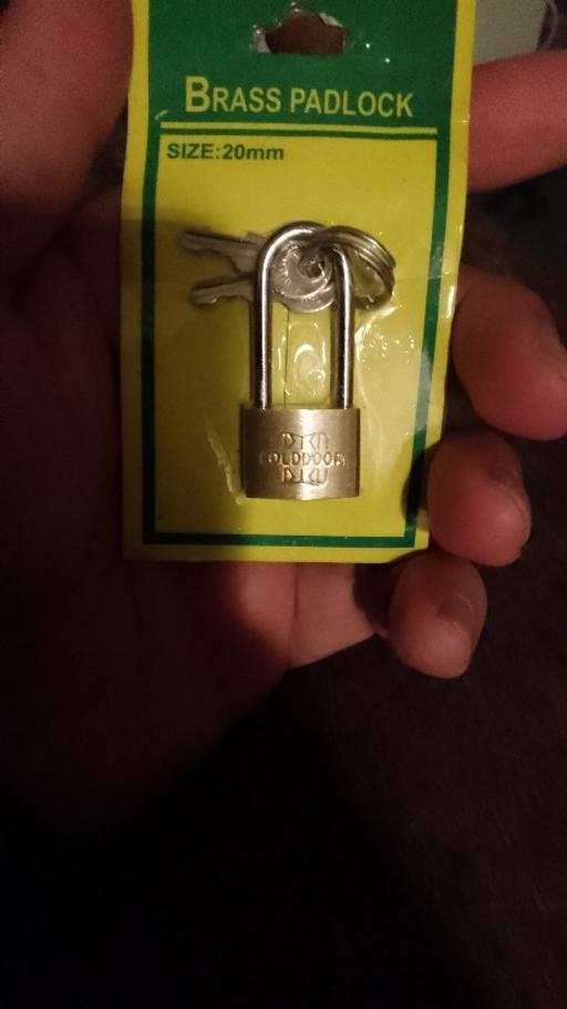 Buy & Sell Falconwood South East London - Photos for 20mm brass padlock