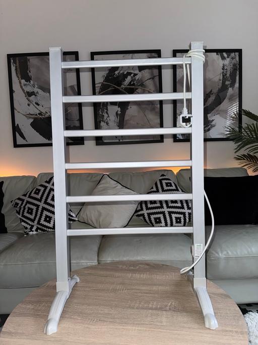 Buy & Sell Commercial Road East London - Photos for Heated Ladder Airer