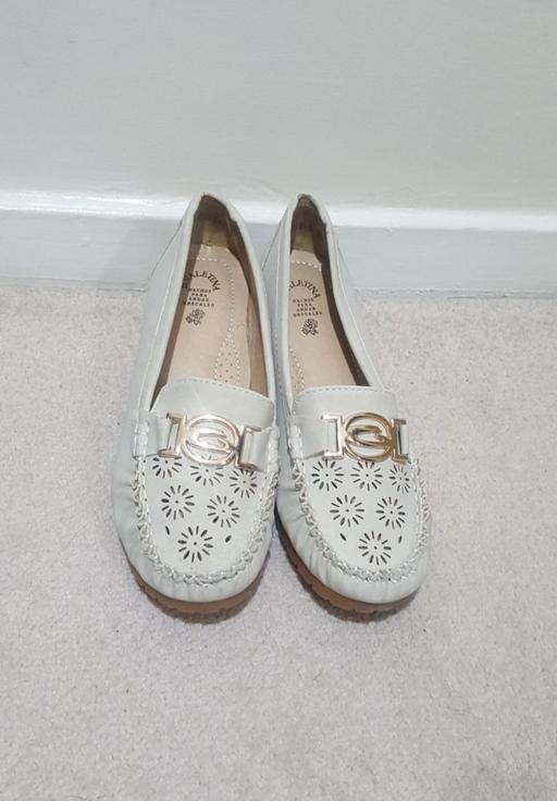 Buy & Sell Grafton Street Industrial Estate West Northamptonshire - Photos for New shoes