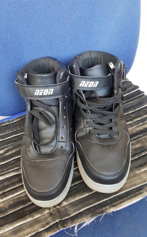 Buy & Sell Grafton Street Industrial Estate West Northamptonshire - Photos for Trainers