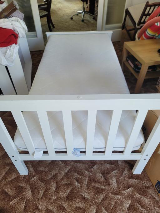 Buy & Sell Hayling Island Havant - Photos for Junior Bed & Mattres, White wood with drawers