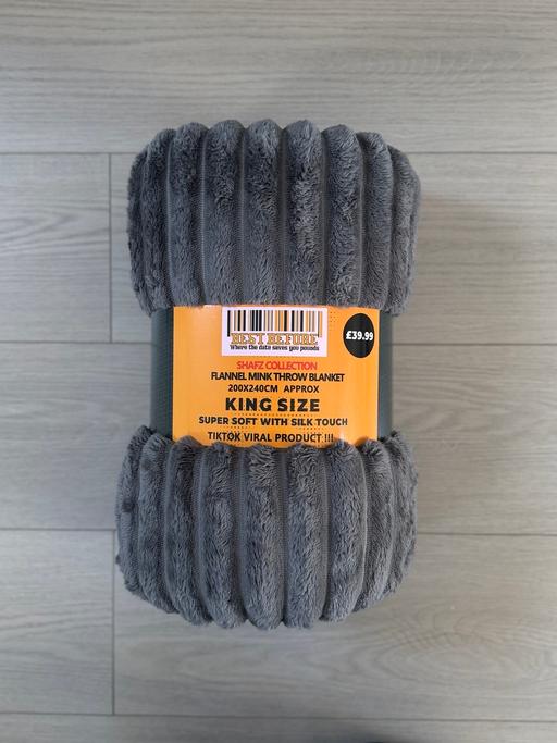 Buy & Sell Oldbury Sandwell - Photos for Grey King size soft throw blanket
