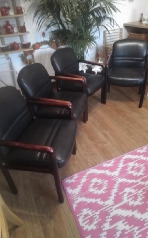 Buy & Sell Swinley Wigan - Photos for TOP QUALITY BLACK LEATHER CHAIRS
