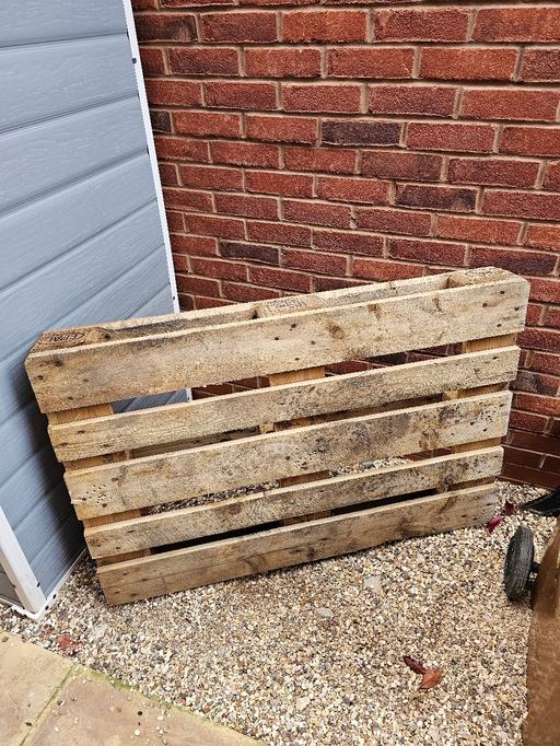 Buy & Sell Whittington Lichfield - Photos for FREE Pallet ( see description )