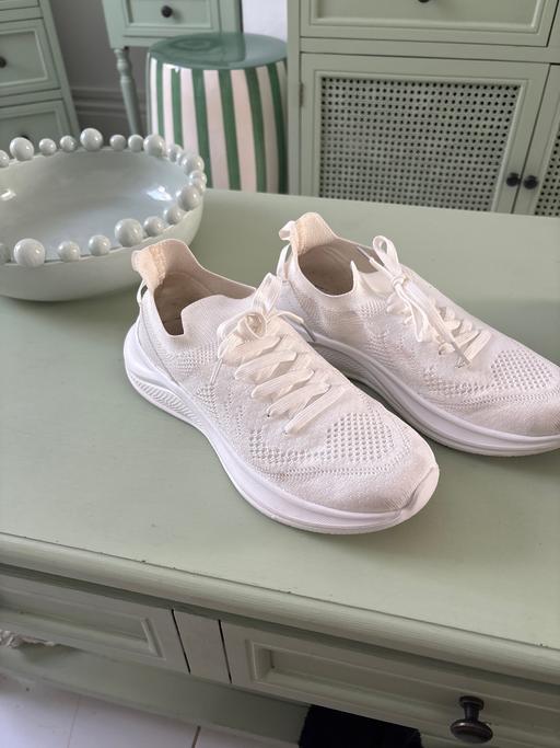 Buy & Sell Wombwell Barnsley - Photos for Size 6 Trainer