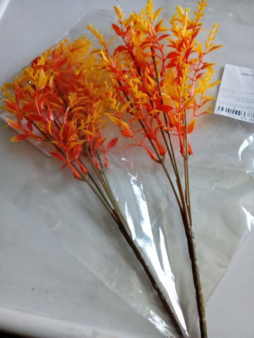 Buy & Sell Horncastle East Lindsey - Photos for 2 bunches of Artificial flowers