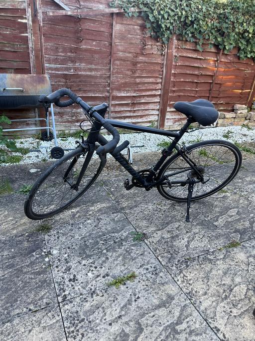 Buy & Sell Oakley Green Windsor and Maidenhead - Photos for Specialized Road Bike – Black, Good Condition