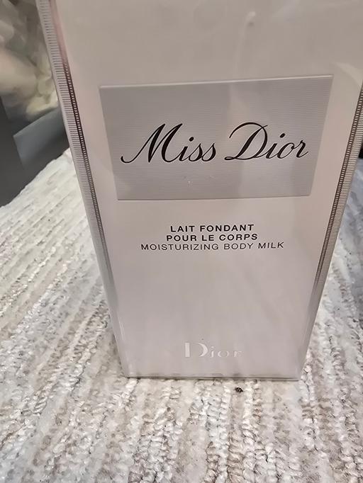 Buy & Sell Gatley Stockport - Photos for Miss Dior Moisturising Body Milk 200ml