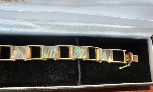 Buy & Sell Goodmayes East London - Photos for Vintage mother of pearl gold plated bracelet