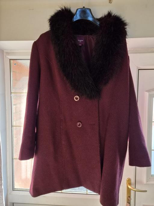Buy & Sell Kingswinford Dudley - Photos for Burgundy lined coat