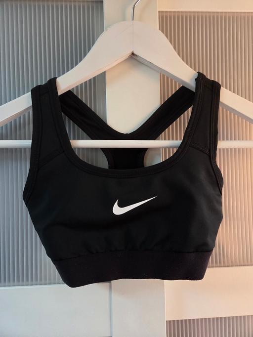 Buy & Sell Weston Point Halton - Photos for Age 8-10 NIKE sports cropped top