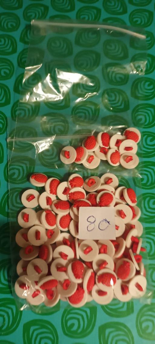 courses Sandwell West Midlands - Photos for red,pineapple buttons,