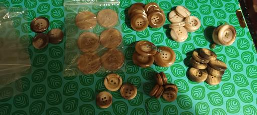 courses Swan Village Sandwell - Photos for chunky brown buttons