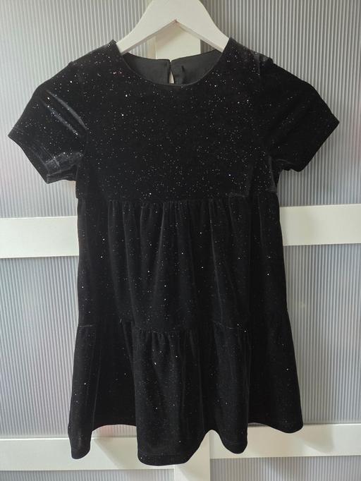 Buy & Sell Weston Point Halton - Photos for Age 7-8 M&S black velour sparkly top